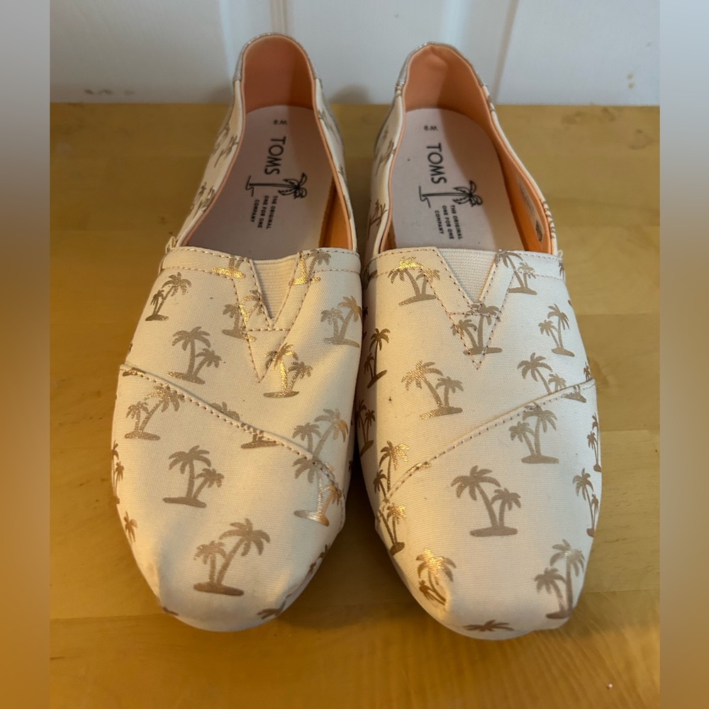 Toms palm tree alpargatas, size 9